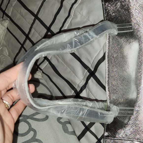 Clinique silver tote bag! - Picture 3 of 7